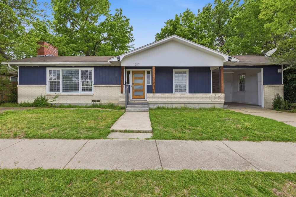 1207 College Street McKinney, TX 75069