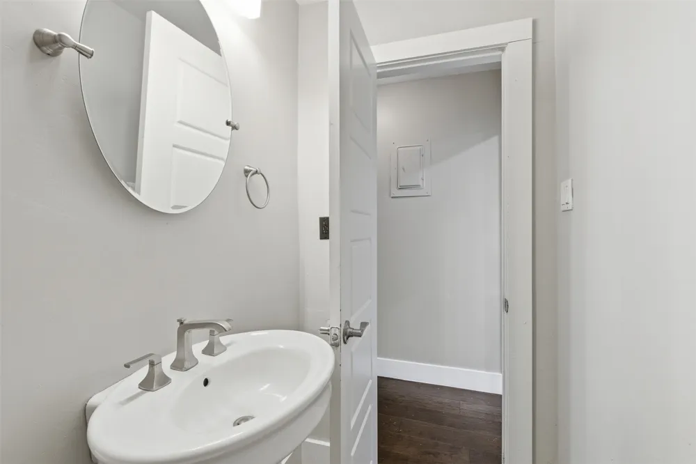 1207 College Street McKinney, TX 75069