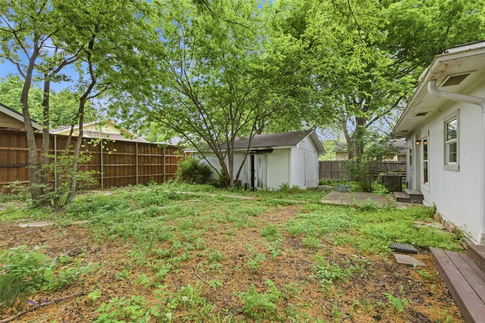 1207 College Street McKinney, TX 75069