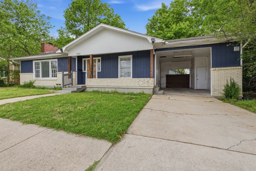 1207 College Street McKinney, TX 75069
