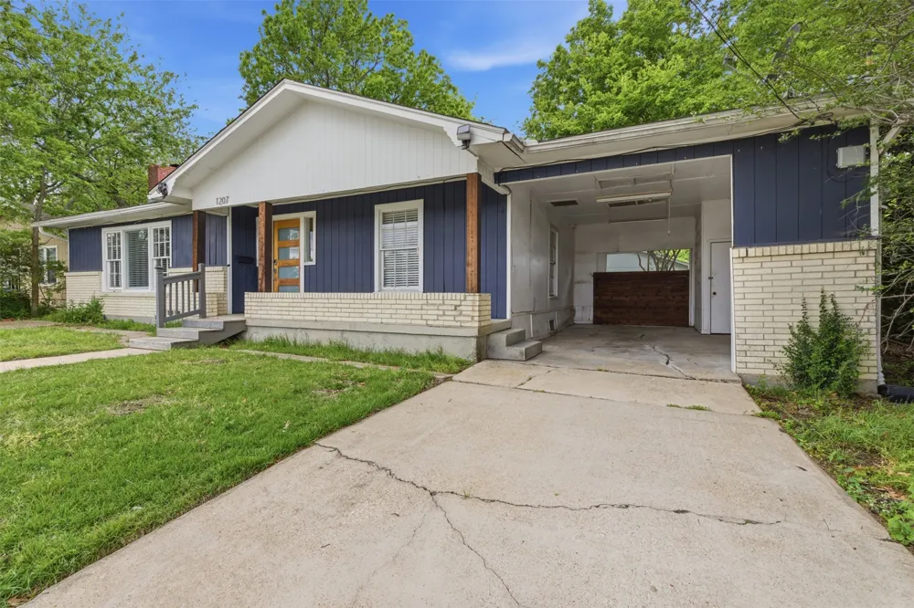 1207 College Street McKinney, TX 75069