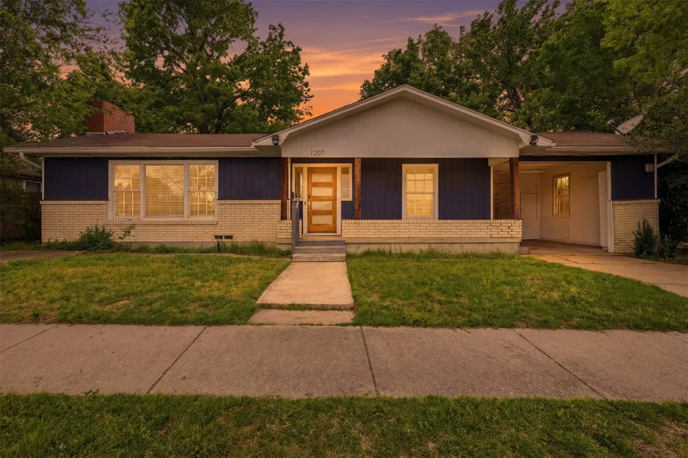 1207 College Street McKinney, TX 75069