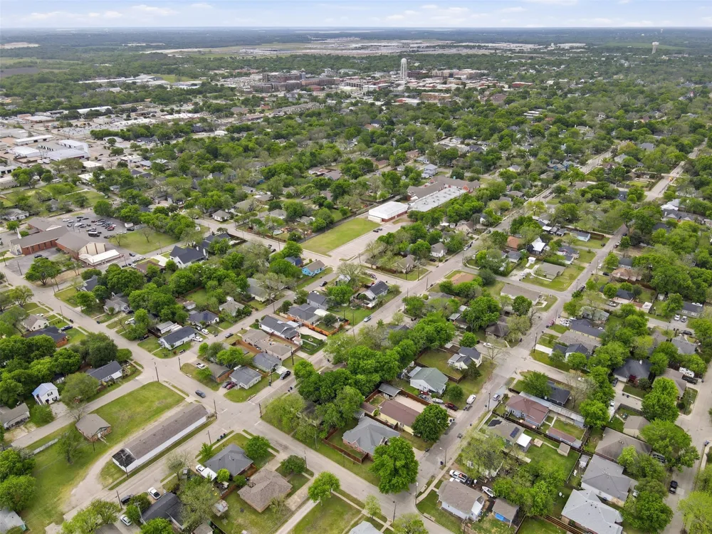 1207 College Street McKinney, TX 75069