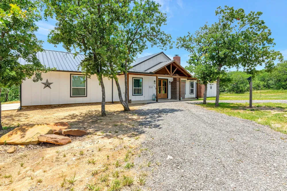 129 Whiskey Ranch Road Runaway Bay, TX 76426