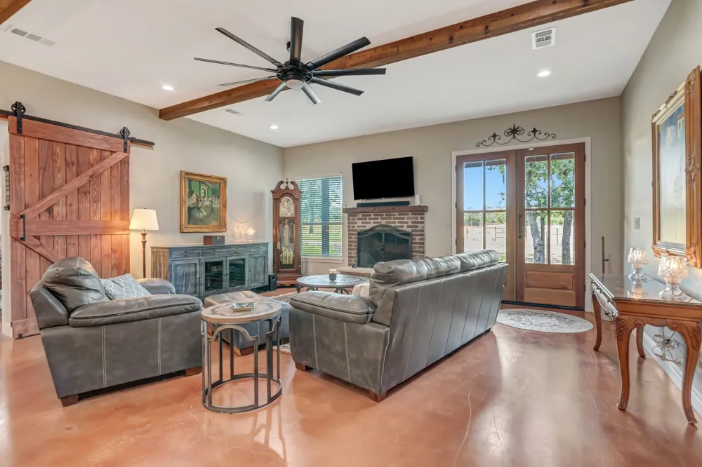 129 Whiskey Ranch Road Runaway Bay, TX 76426