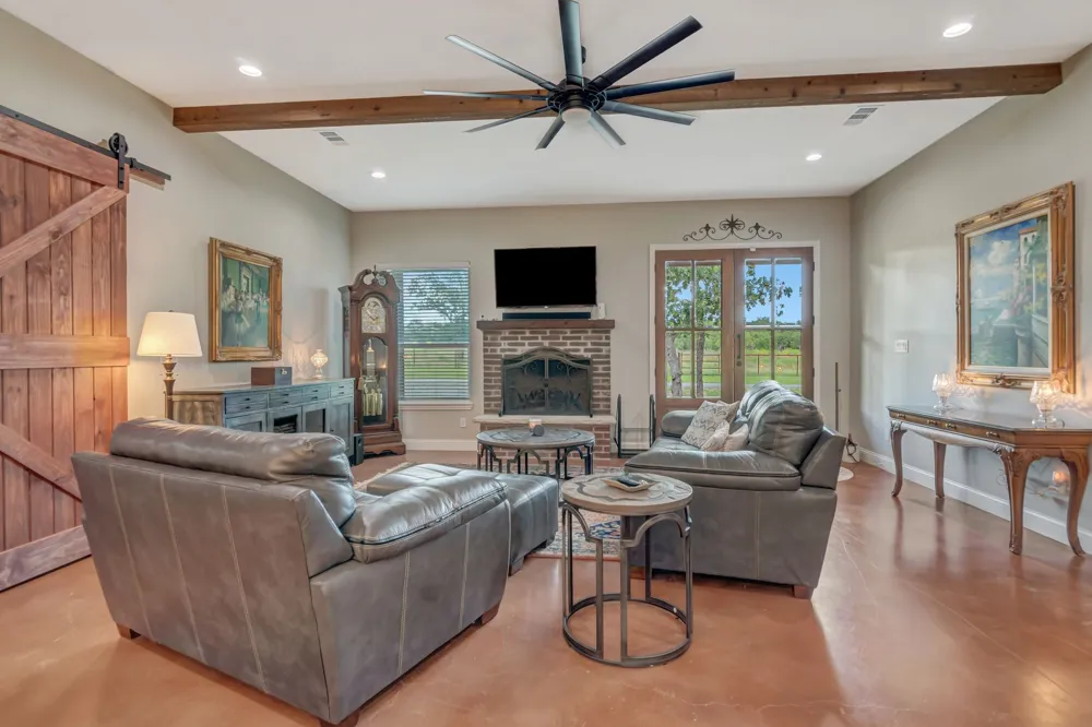 129 Whiskey Ranch Road Runaway Bay, TX 76426