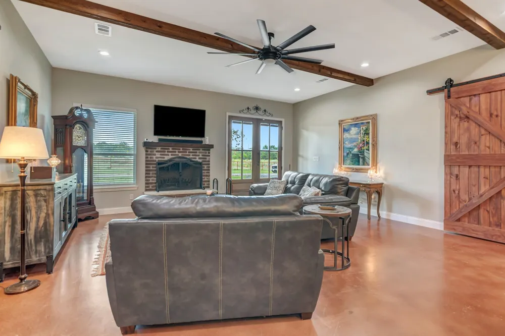 129 Whiskey Ranch Road Runaway Bay, TX 76426