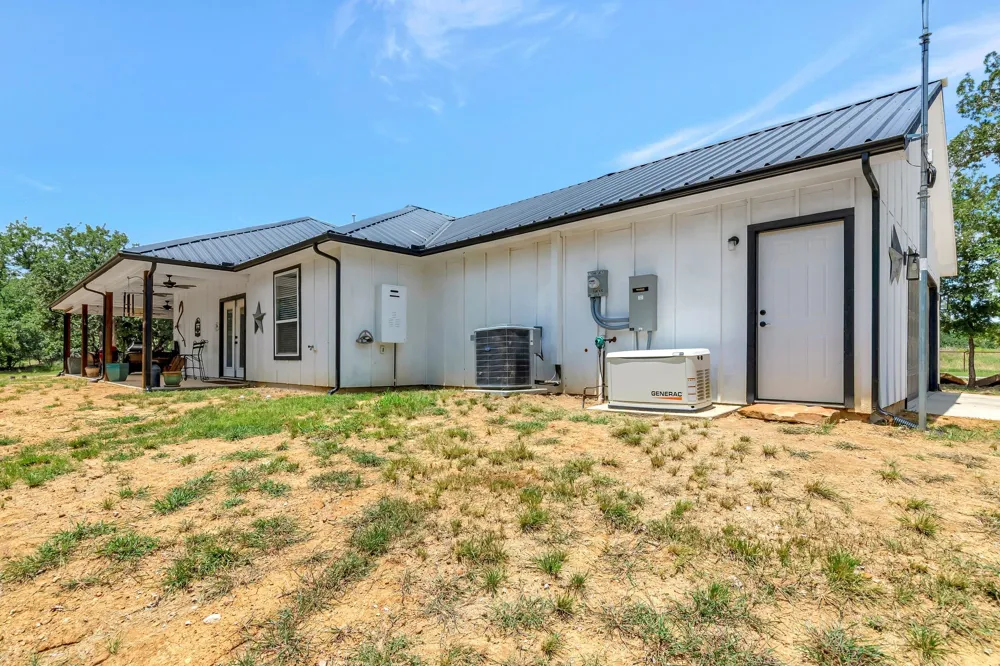 129 Whiskey Ranch Road Runaway Bay, TX 76426