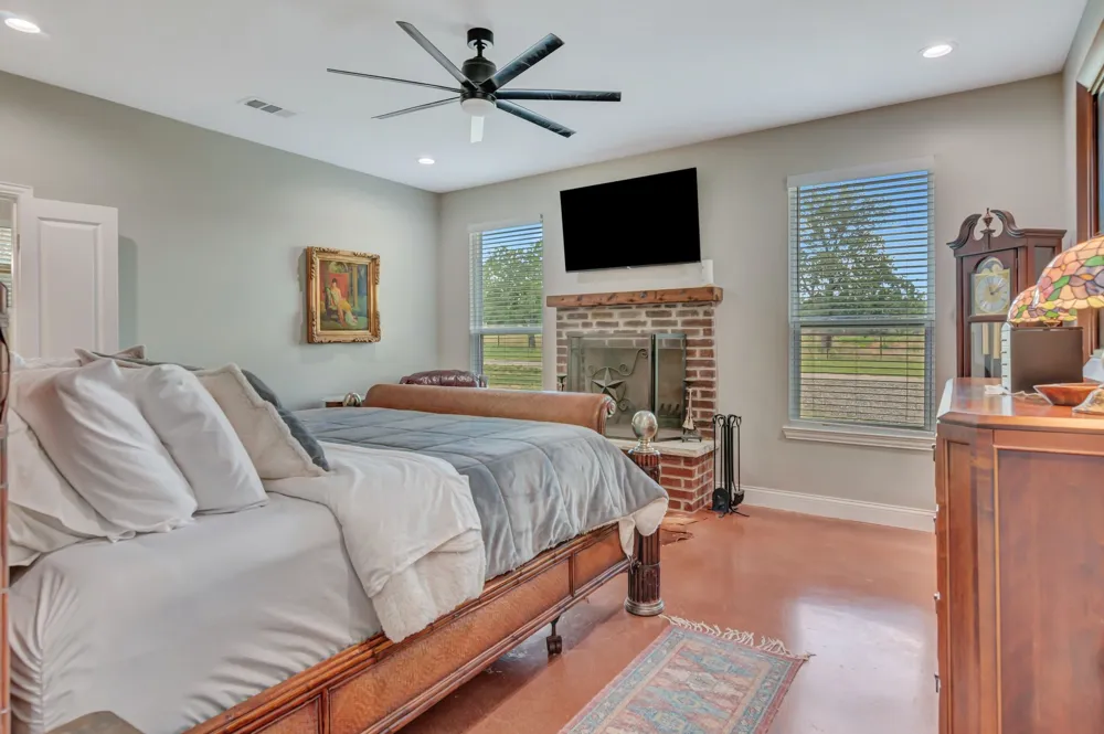 129 Whiskey Ranch Road Runaway Bay, TX 76426