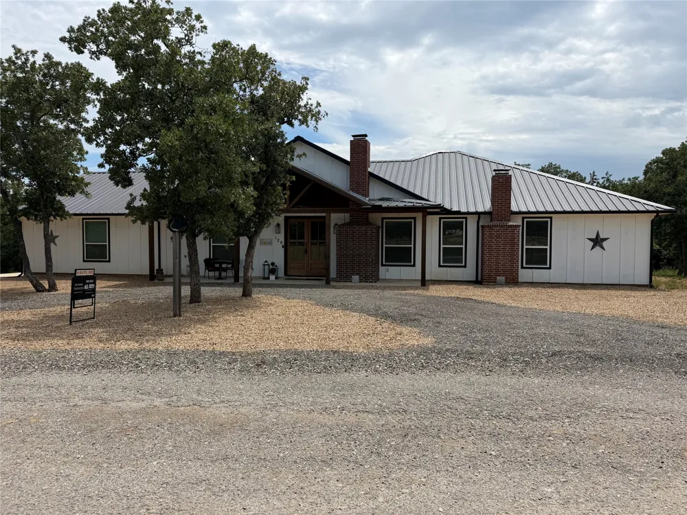 129 Whiskey Ranch Road Runaway Bay, TX 76426
