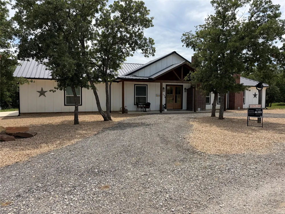 129 Whiskey Ranch Road Runaway Bay, TX 76426
