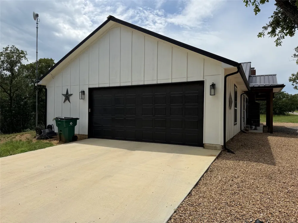 129 Whiskey Ranch Road Runaway Bay, TX 76426