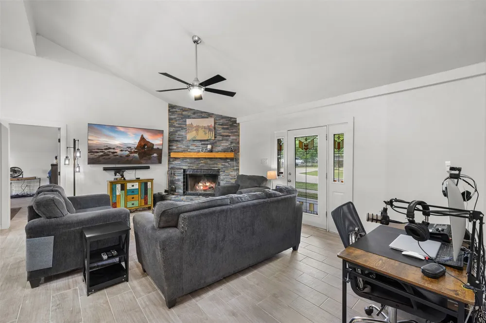203 Saffle Road Robinson, TX 76706