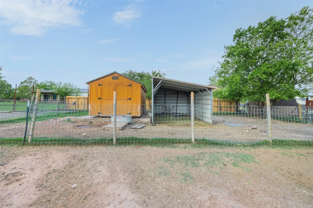 203 Saffle Road Robinson, TX 76706