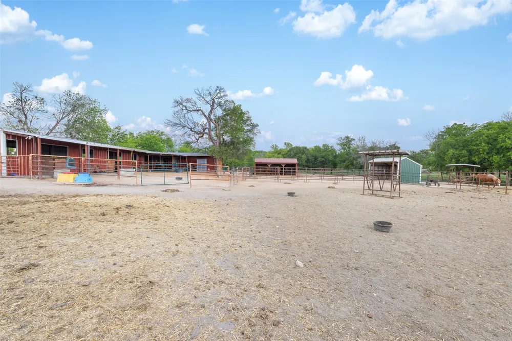 203 Saffle Road Robinson, TX 76706