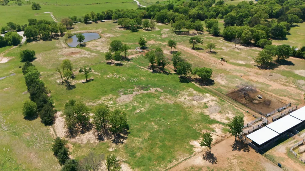 10642 Fm 902 Collinsville, TX 76233