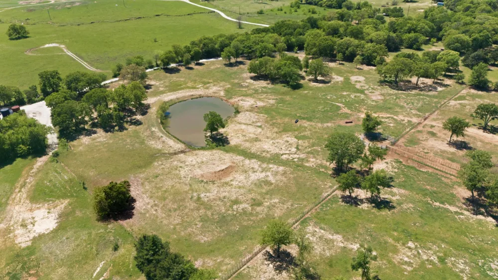 10642 Fm 902 Collinsville, TX 76233
