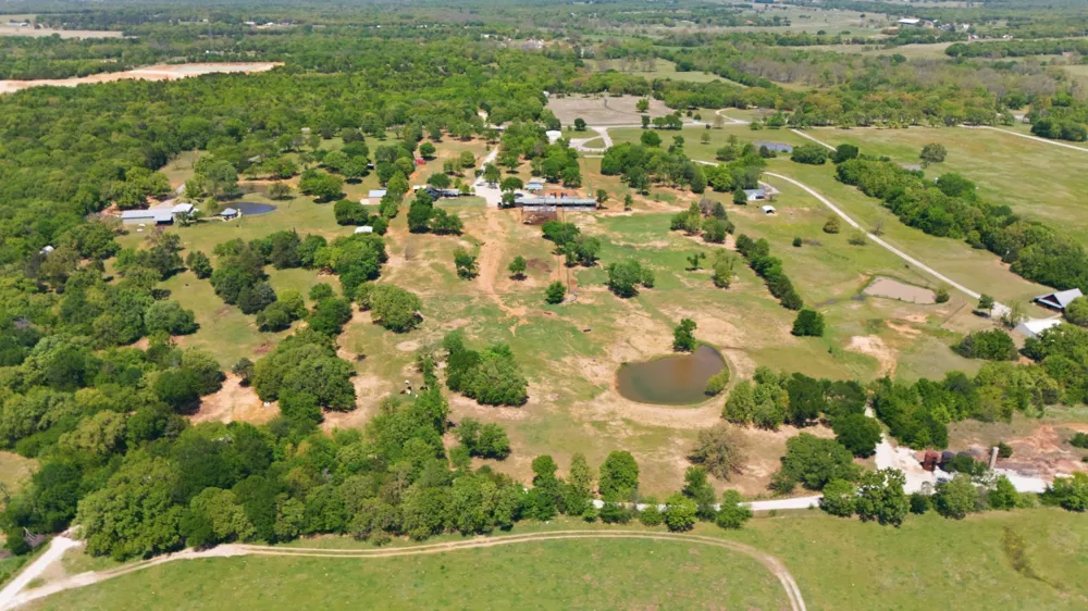10642 Fm 902 Collinsville, TX 76233