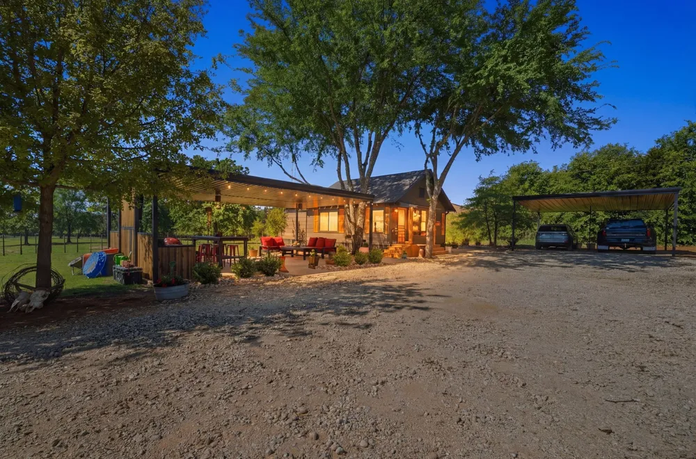10642 Fm 902 Collinsville, TX 76233
