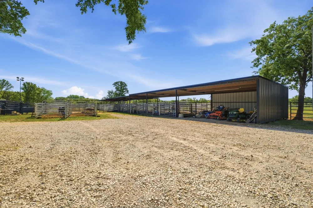 10642 Fm 902 Collinsville, TX 76233