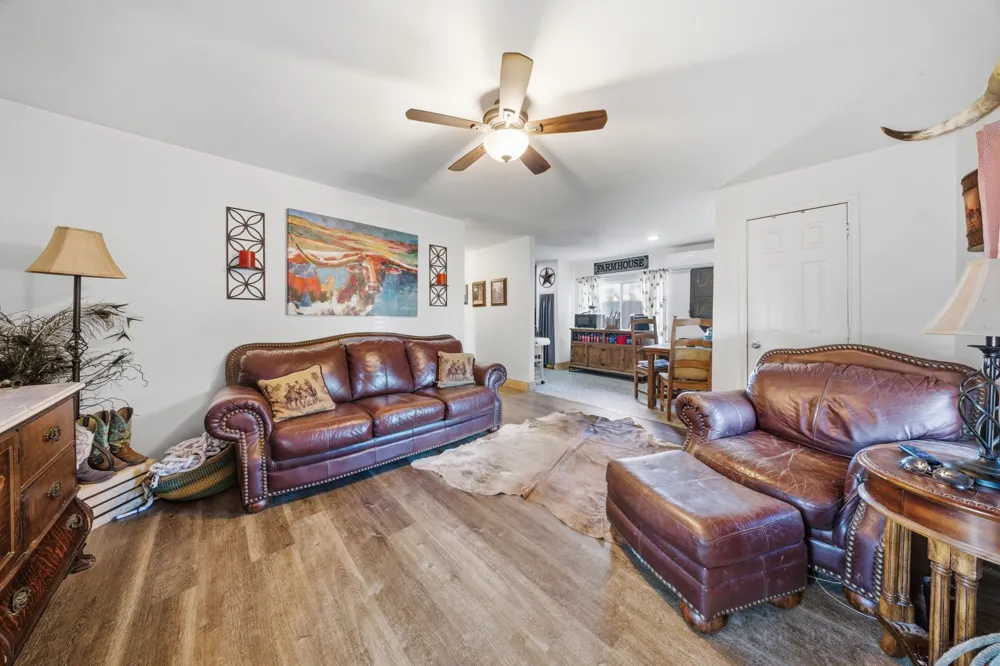 10642 Fm 902 Collinsville, TX 76233