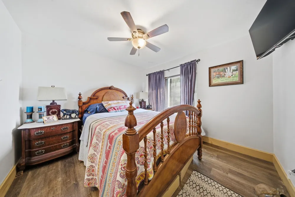 10642 Fm 902 Collinsville, TX 76233