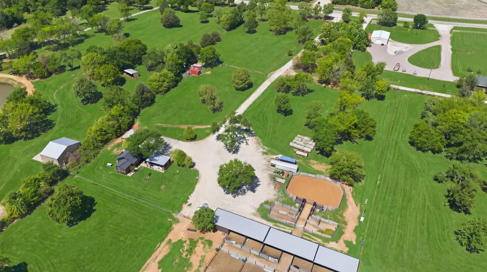 10642 Fm 902 Collinsville, TX 76233