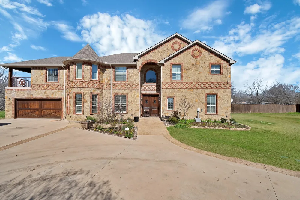 10709 County Road 507 Venus, TX 76084