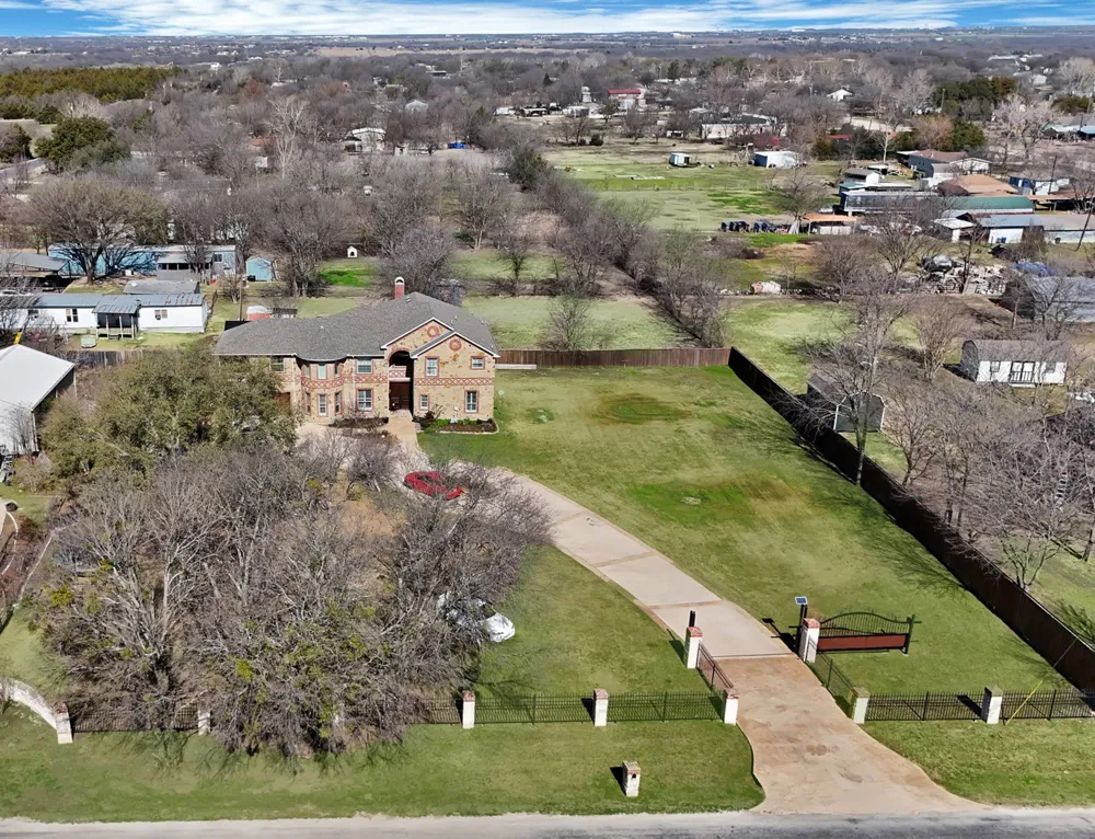 10709 County Road 507 Venus, TX 76084