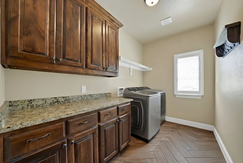 10709 County Road 507 Venus, TX 76084