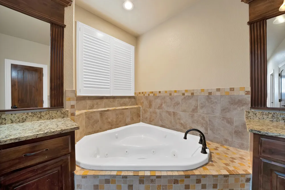 10709 County Road 507 Venus, TX 76084