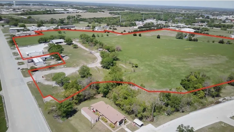 676 W W Audie Murphy Parkway Farmersville, TX 75442