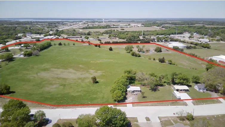 676 W W Audie Murphy Parkway Farmersville, TX 75442