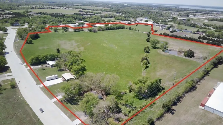 676 W W Audie Murphy Parkway Farmersville, TX 75442