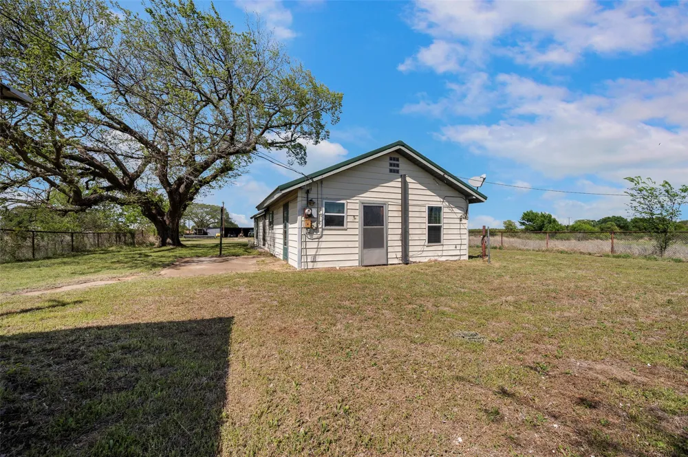 3913 Fm1956 Nocona, TX 76255