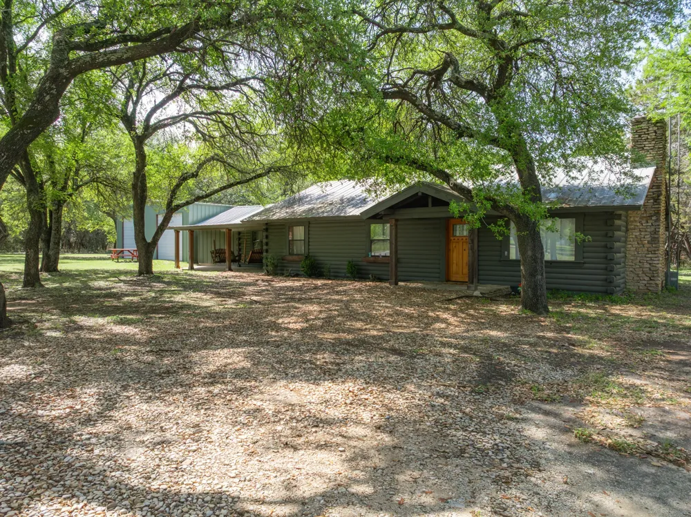 2731 Garrett Lane China Spring, TX 76633