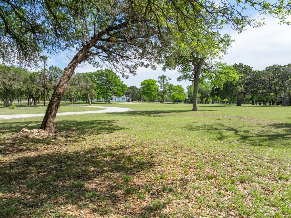 2731 Garrett Lane China Spring, TX 76633