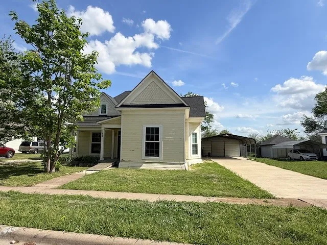 312 Poplar Street Italy, TX 76651