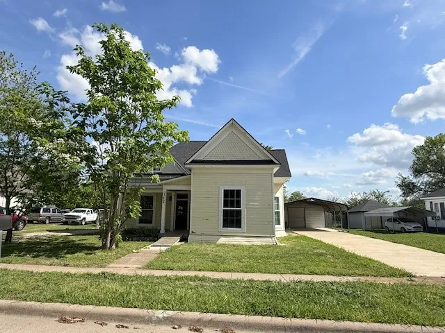 312 Poplar Street Italy, TX 76651