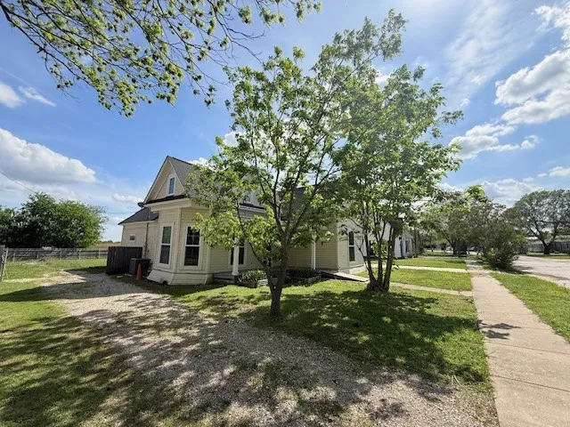 312 Poplar Street Italy, TX 76651