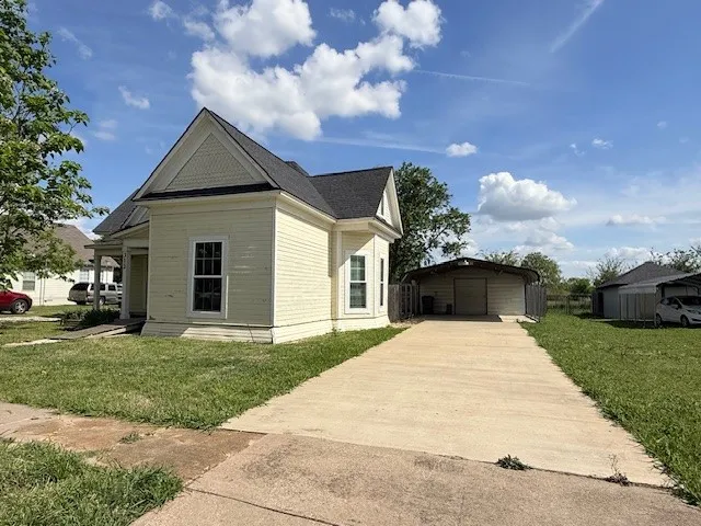 312 Poplar Street Italy, TX 76651