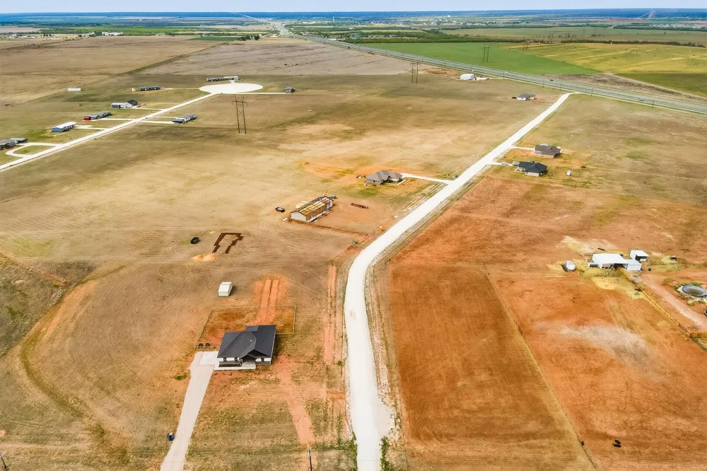 2097 PR  4282 Hawley, TX 79525