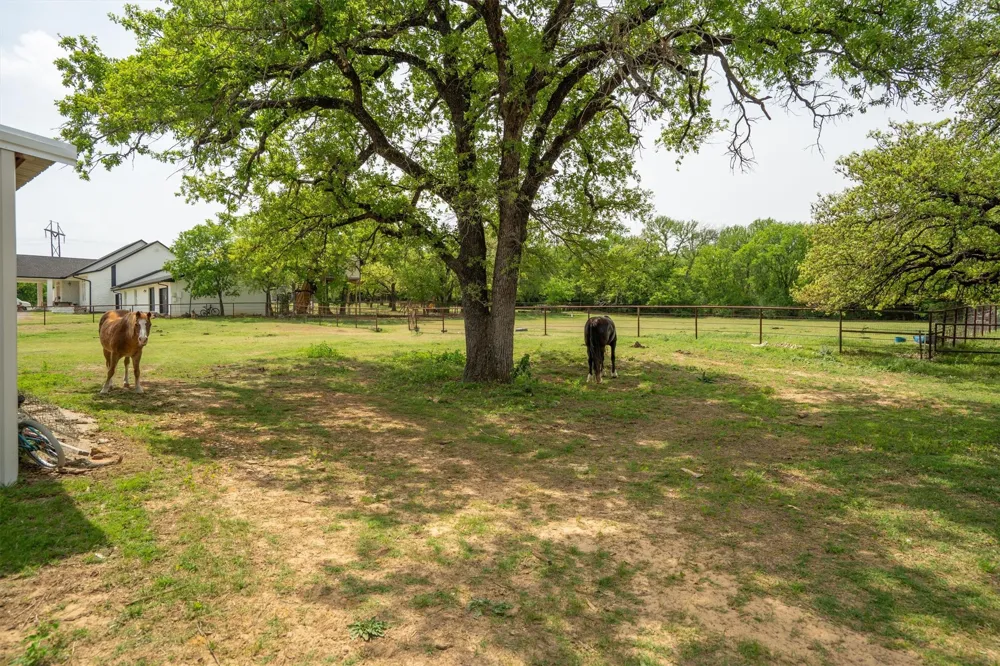 660 Chinn Chapel Road Copper Canyon, TX 75077