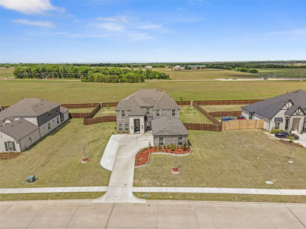 751 Emerald Valley Drive Ovilla, TX 75154