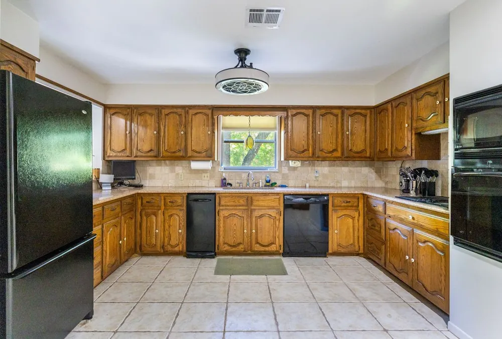 663 Coxs Oak Valley Road Waco, TX 76705