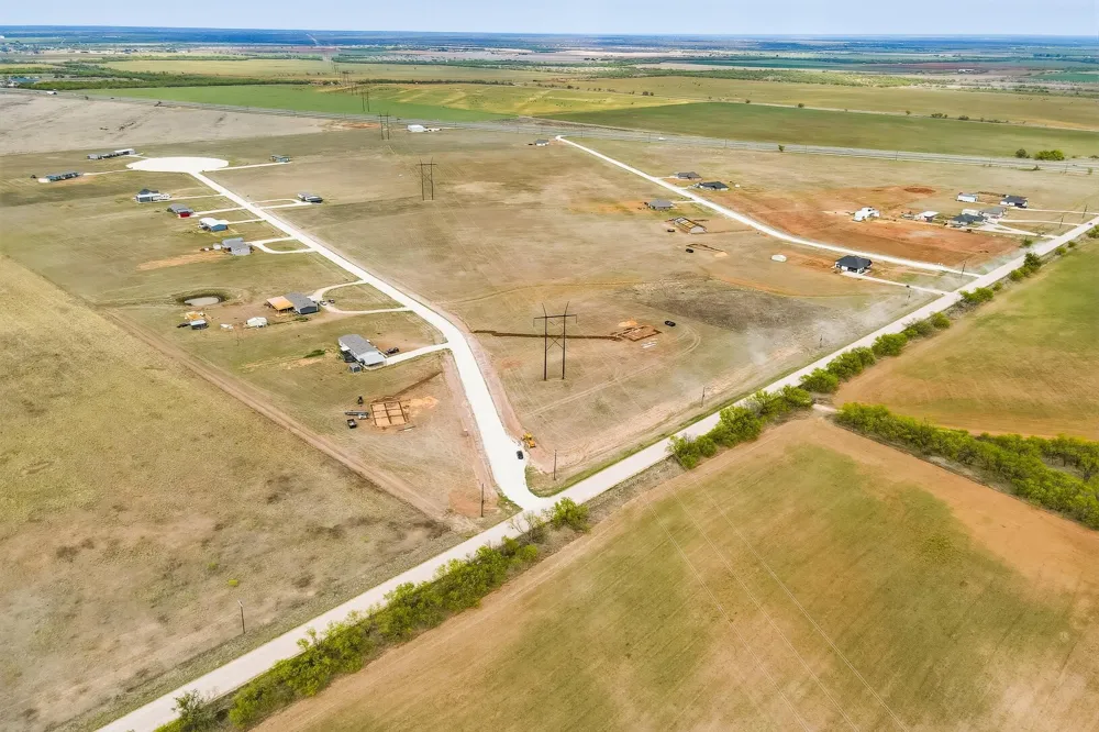 1436 CR 428 Hawley, TX 79525