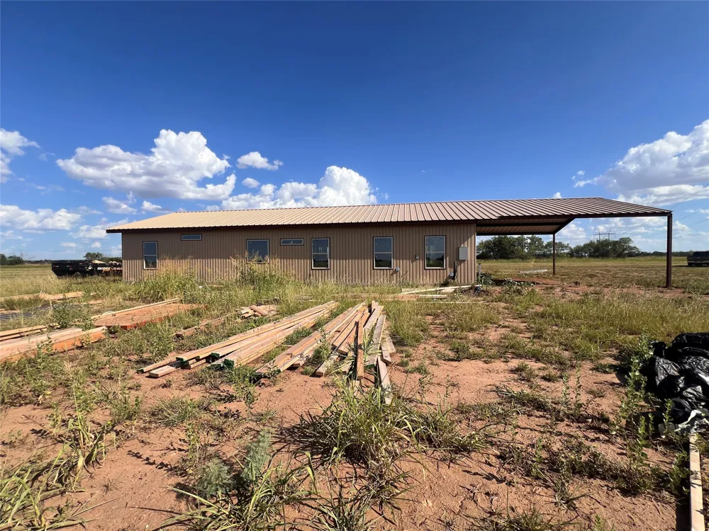 1436 CR 428 Hawley, TX 79525