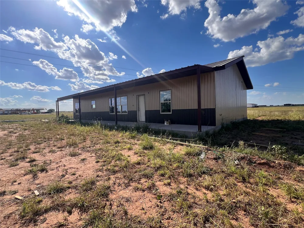 1436 CR 428 Hawley, TX 79525