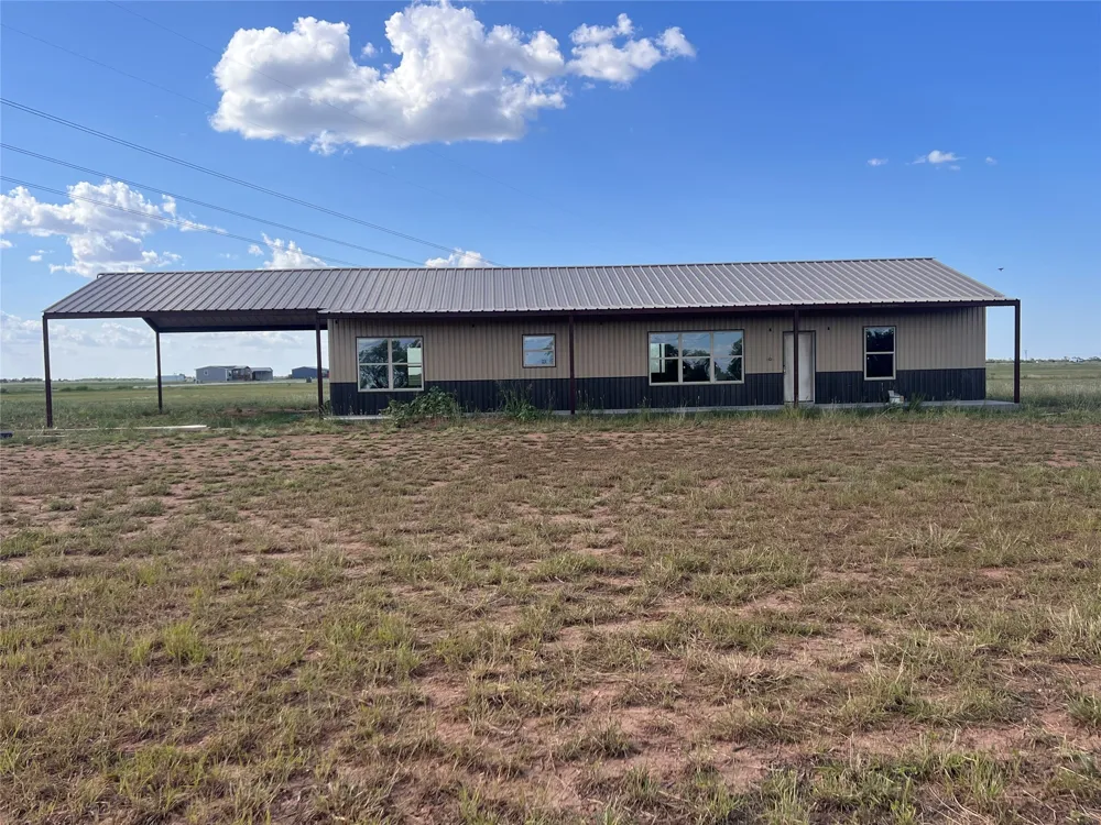 1436 CR 428 Hawley, TX 79525