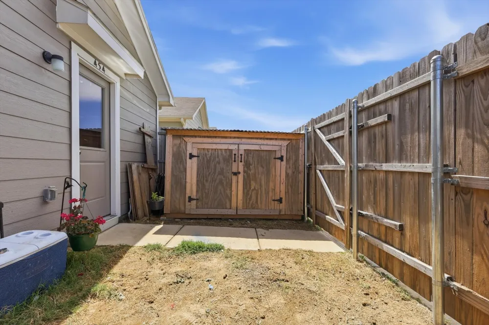 454 Eagle Wind Way Ferris, TX 75125